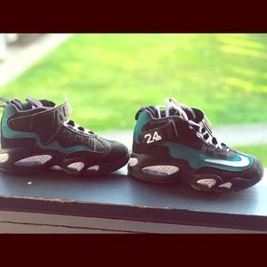 Ken Griffey Jr. “Fresh Water” boys sneakers!